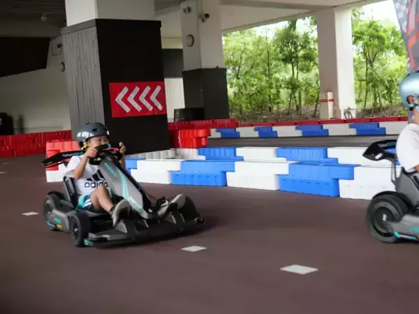 日本初！セグウェイ発の電動ゴーカートに挑戦！ 南国・宮崎の新スポット「シーガイア・サーキット」がアツイ