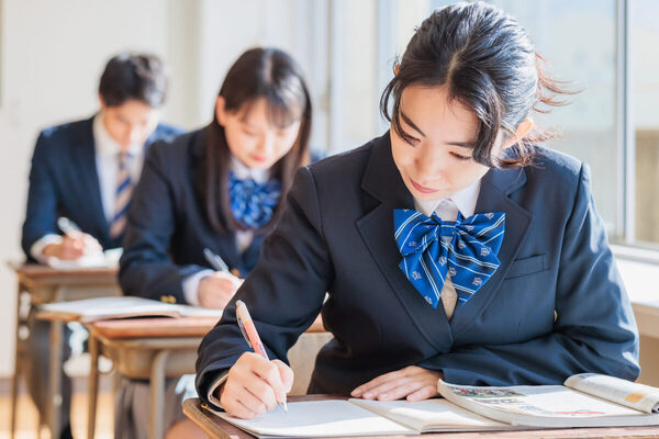 子どもの大学浪人や海外留学で「家計がピンチ！」の地獄に陥らないために。FPが教える賢い教育費の積み立て方