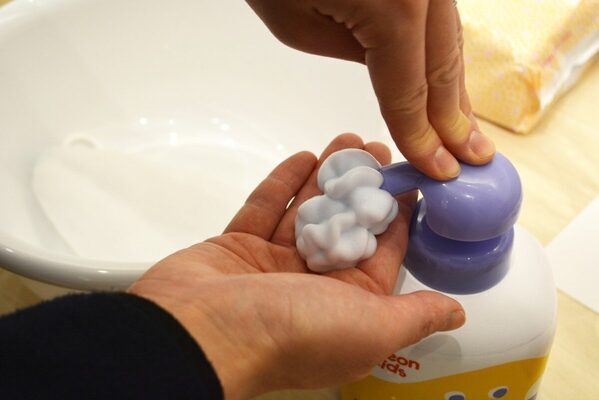 お風呂での子どもの「やってみたい！」を引き出す！ ピジョンが「魔法のあわあわボディソープ」「魔法のあわあわシャンプー」を発売