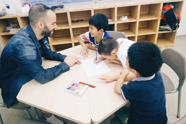 ママパパ仕事はじめの1月6日に開催。学童「こどもクリエ塾」で「冬休みSTEAM大会2026」