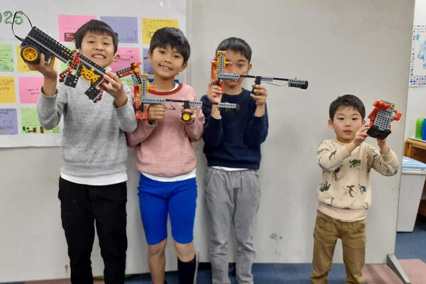 ママパパ仕事はじめの1月6日に開催。学童「こどもクリエ塾」で「冬休みSTEAM大会2026」