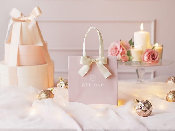 土屋鞄「grirose」×FEILER第3弾、初の犬猫モチーフが“可愛いを超えた可愛さ”と話題