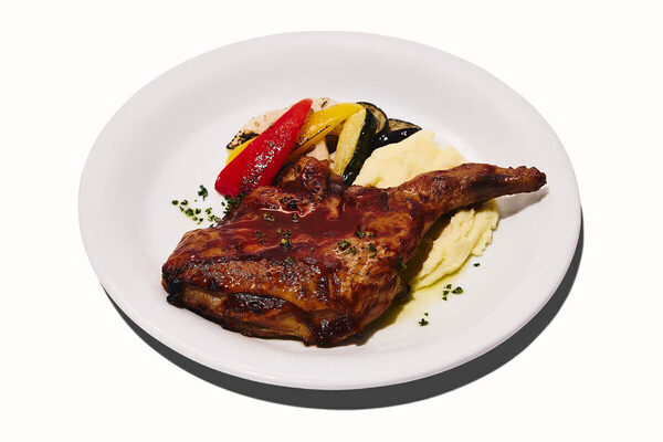 ケンタッキー初のクリスマスレストランが限定オープン！大きなパーティーバーレルがお出迎え♪