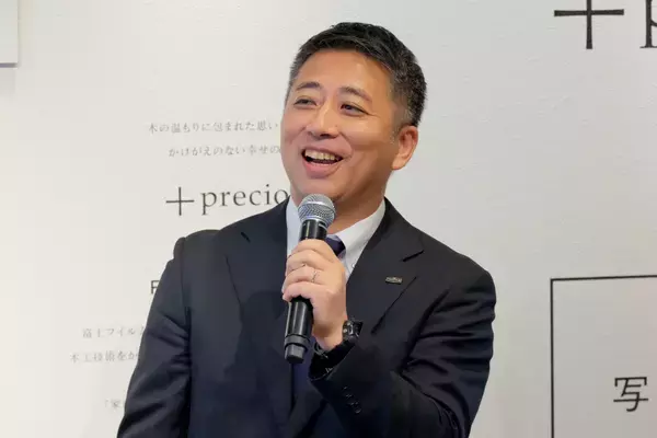 横澤夏子さん「まつげごとちぎり取った」衝撃エピソード告白！ 富士フイルム「写真と、暮らす。」展レポート