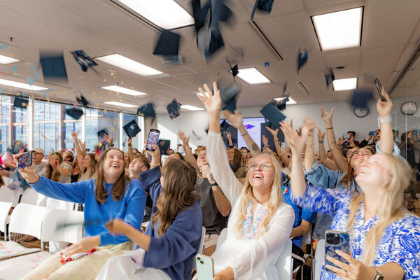 SNSで等身大の留学体験を発信！留学費用も減らせる新しい「留学モニタープログラム」の募集スタート