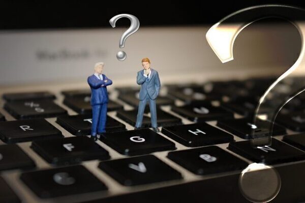 「ブラインドタッチ」は日本人しか使わない⁉ 適切な言い方は他にあった