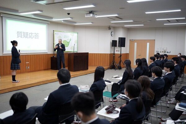 グローバルリーダーに必要な3つとは？ 元ソニーの平井一夫さんが帝京高校で講演、東京都「こどもスマイルムーブメント」