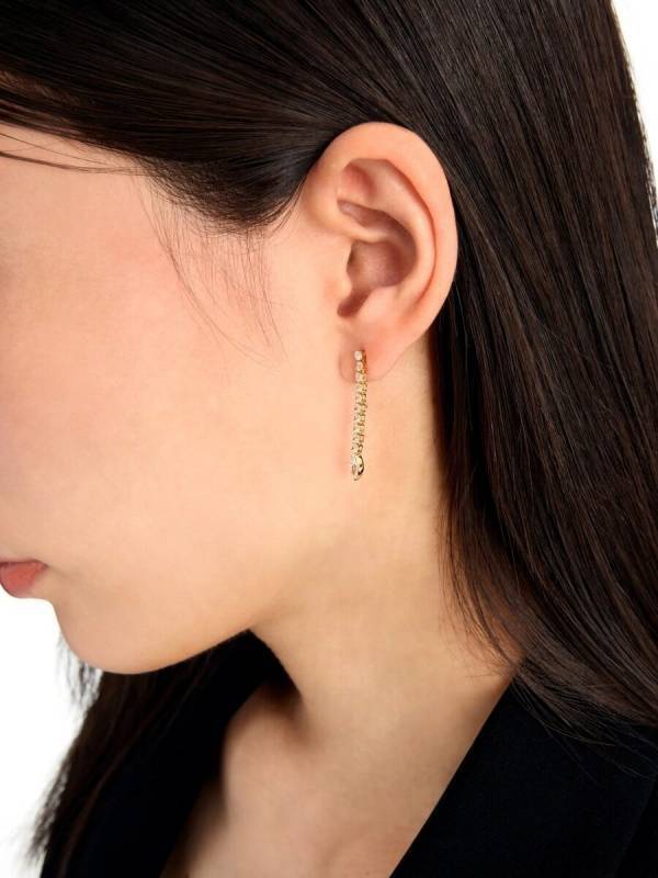 ドラマティックな気品を引き出すジュエリーに溺れたい！ 凛とした表情も華やかさも、女性の多面性を彩るVARIÉLLEのピアス