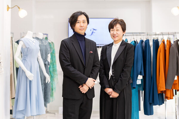 「ターバンを被りなさい」桂由美から言われて！カツラユミインターナショナル社長 鞍野さん、ykFデザイナー飯野さんインタビュー