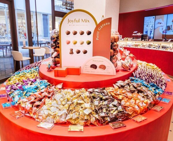 選ぶ時間もご褒美に。【ゴディバが新提案】“好きなだけ選べる”量り売りチョコ＆カスタマイズ体験の新店舗が今冬オープン