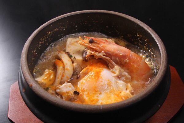 「和牛切り落とし」1皿がなんと290円（税込319円）！廻転レーン焼肉いっとうのクリスマスキャンペーン