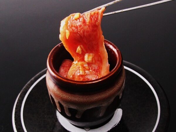 「和牛切り落とし」1皿がなんと290円（税込319円）！廻転レーン焼肉いっとうのクリスマスキャンペーン