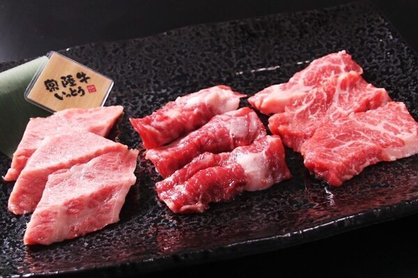 「和牛切り落とし」1皿がなんと290円（税込319円）！廻転レーン焼肉いっとうのクリスマスキャンペーン