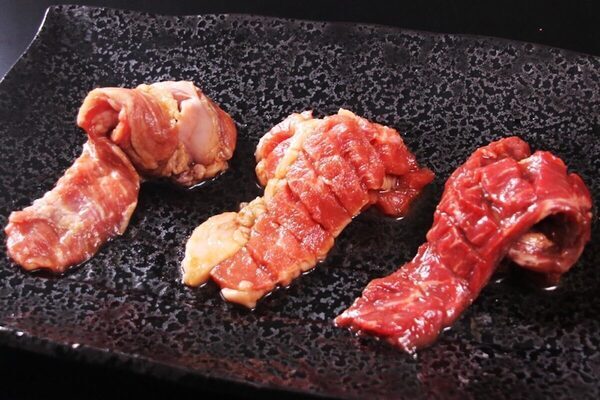 「和牛切り落とし」1皿がなんと290円（税込319円）！廻転レーン焼肉いっとうのクリスマスキャンペーン