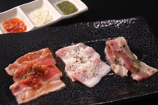 「和牛切り落とし」1皿がなんと290円（税込319円）！廻転レーン焼肉いっとうのクリスマスキャンペーン