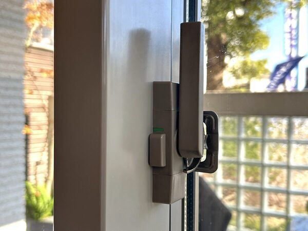 こういう家は狙われる。あなたの実家は大丈夫？ 今すぐやるべき4つの「空き巣・強盗対策」を専門家に聞いた