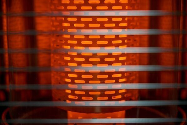 ストーブやヒーター、ポットなど…冬はやけどの危険がいっぱい！家庭で注意すべきこととは⁉︎