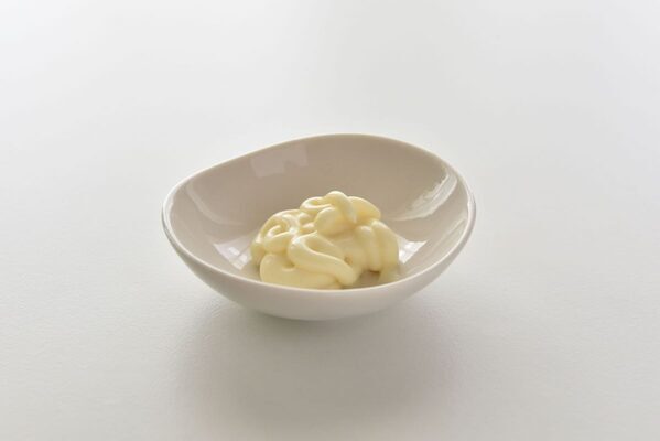 妊婦や孫の前でスパスパたばこを吸い「女を捨ててる」暴言連発の義父！ そんな義実家はおでんの食べ方も衝撃的で……