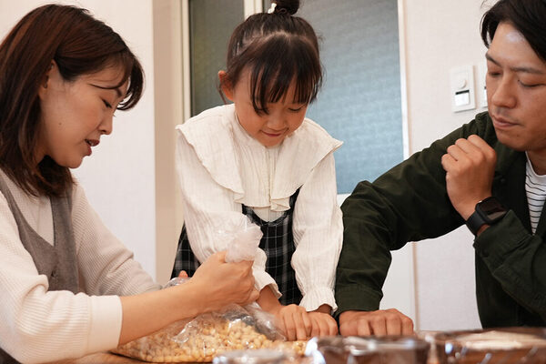 春休みに行きたい！【青森】子どもと楽しむ工場見学＆体験9選｜ガラス・みそ・りんごジュースまで多彩♪