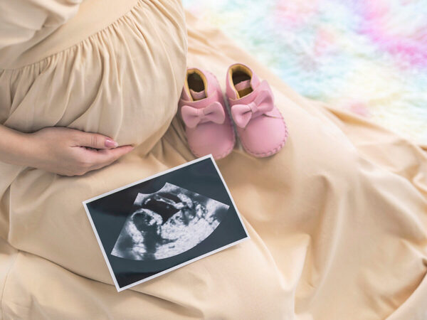 「お腹の赤ちゃんが手を振ってるみたい」妊婦健診での忘れられない瞬間