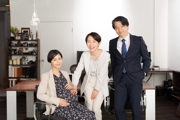 職場で妊娠が発覚したケースも…！ 妊娠報告のタイミング、いつだった？【先輩ママ体験談】