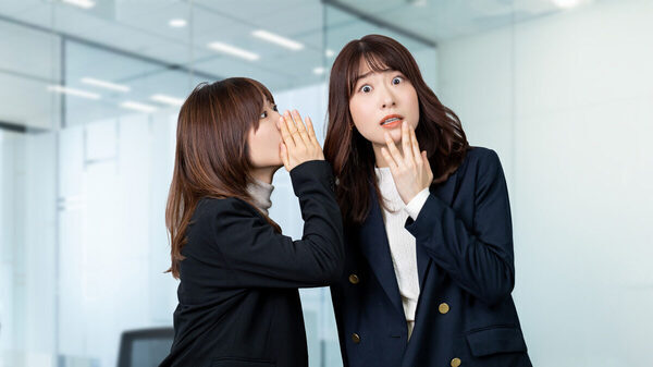 職場で妊娠が発覚したケースも…！ 妊娠報告のタイミング、いつだった？【先輩ママ体験談】