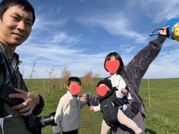 眠る妻と長男を置いて出社した日の後悔が忘れられない。パパが挑んだ半年間の育休生活