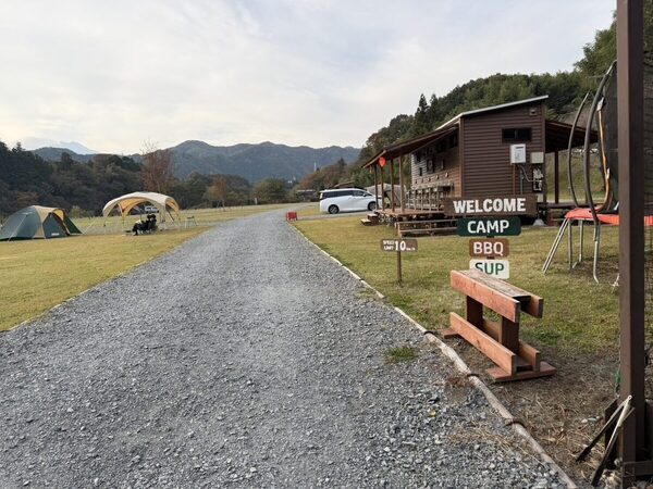 【車なし、荷物はリュックだけ】特急リバティで行く父子キャンプに初挑戦。SL大樹が見えた！買い出しも焚火もふたりで…