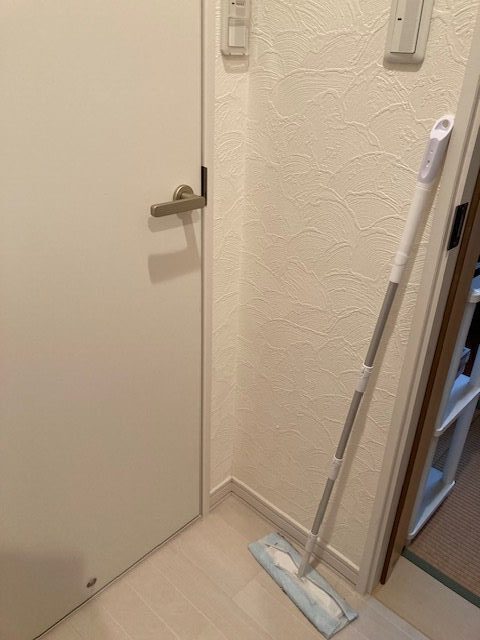 ズボラさんにこそ使ってほしい！掃除が続かない...わが家でも定着した！ドライも水拭きも一度で終わる床掃除