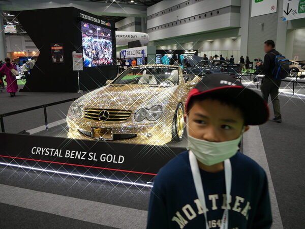 牛のフンで走る車に、リアル「ミライドン」!? 101万人が熱狂した【ジャパンモビリティショー2025】に親子で熱狂！