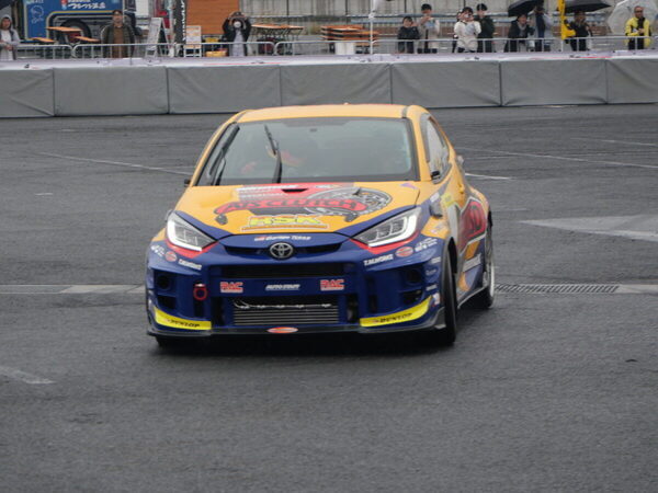 牛のフンで走る車に、リアル「ミライドン」!? 101万人が熱狂した【ジャパンモビリティショー2025】に親子で熱狂！