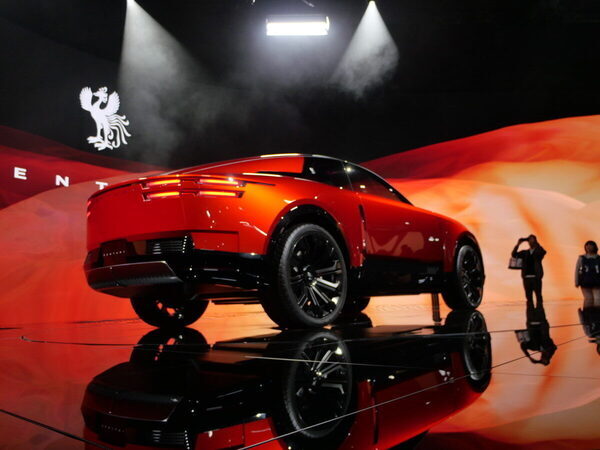 牛のフンで走る車に、リアル「ミライドン」!? 101万人が熱狂した【ジャパンモビリティショー2025】に親子で熱狂！