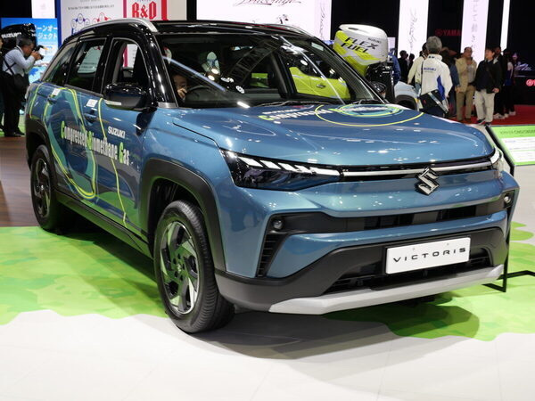 牛のフンで走る車に、リアル「ミライドン」!? 101万人が熱狂した【ジャパンモビリティショー2025】に親子で熱狂！