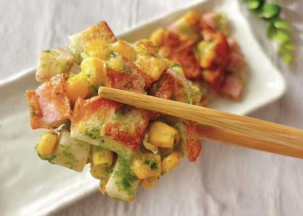 【秒でなくなるウマさ】余ったおせちの「かまぼこ」が大変身！「かまぼことコーンの磯辺揚げ」