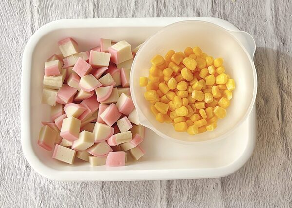 【秒でなくなるウマさ】余ったおせちの「かまぼこ」が大変身！「かまぼことコーンの磯辺揚げ」