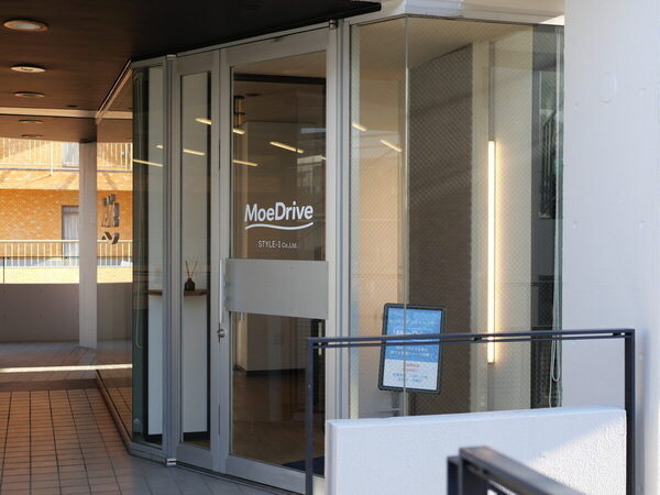 小4息子が絶叫、パパも冷や汗！ゲームとは別次元の本格「運転シミュレーター」が10分550円で体験できちゃった！（東京・八王子市）