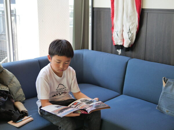 小4息子が絶叫、パパも冷や汗！ゲームとは別次元の本格「運転シミュレーター」が10分550円で体験できちゃった！（東京・八王子市）