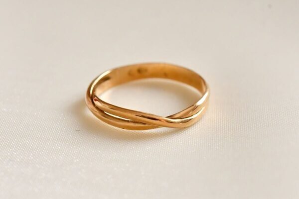 亡くなった祖母の指にいつもはめられていたゴールドリング。磨き上げて結婚式に臨んだ孫の気持ち「おばあちゃんにも…」