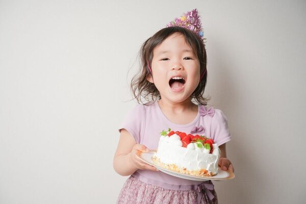 出産直前まで続いたつわり、やっと解放された安堵感と分娩の衝撃で疲れ果てた妻に、夫からのサプライズが待っていた