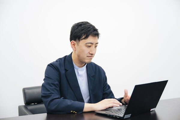 夜は「寝かしつけ担当」「片付け家事担当」に。どちらかが突然寝込んでも困ることのない共働き夫婦の自然な役割分担