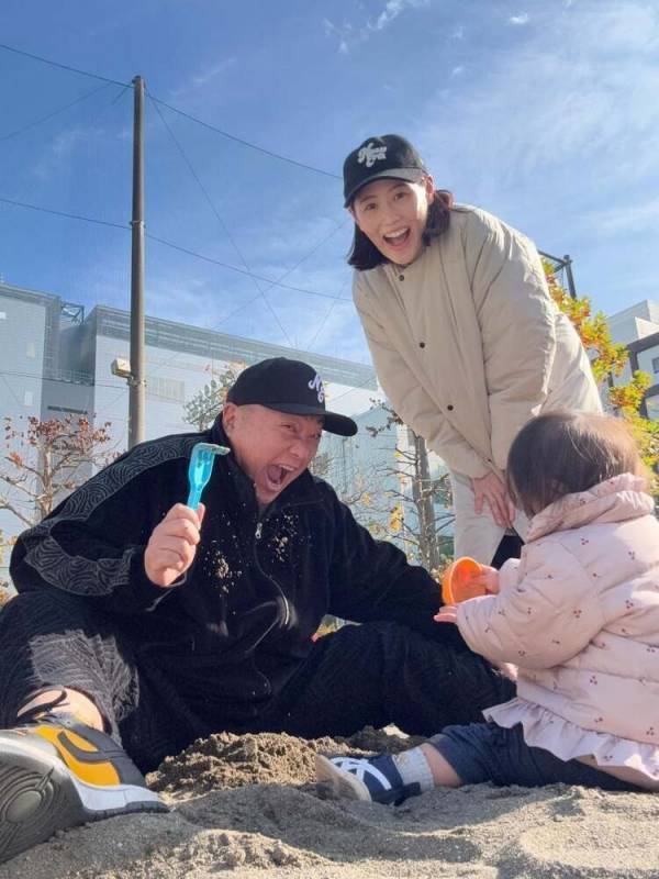 西野未姫さん第二子妊娠で夫・山本圭壱さんが激変！ 妊婦健診後「寝ていた私を起こして…」「感動しました私は」