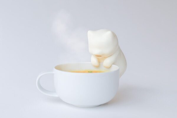 ベビーカーにしがみつく!? 赤ちゃんに“ふーふー”してくれるハンディファンロボット「Babyふーふー」が可愛すぎる