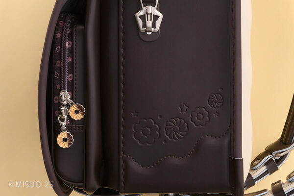 大好きなあのドーナツがランドセルに！ミスド×フィットちゃんコラボランドセルが発売