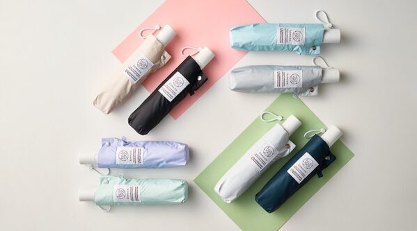 バッグに入れてるのを忘れる軽さ！173gでパッとたためて、毎日持ちたいカラフル日傘が登場