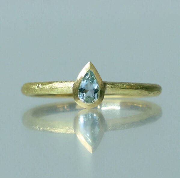 結婚記念日の新定番。宝石に託す「ありがとう」愛を象徴するアニバーサリーストーンのジュエリー