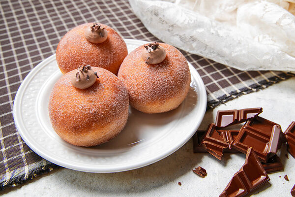【自家製パン食べ放題】焼き立ての「いちごチョコクロワッサン」も好きなだけ！神戸のベーカリーカフェで期間限定のパンビュッフェが開催