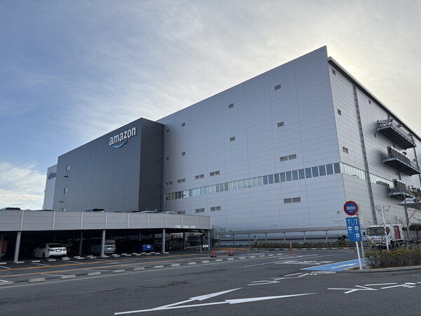 「棚が走る」に衝撃！ Amazon物流拠点に親子で潜入、ロボティクスの現場で知った超速配送のヒミツ