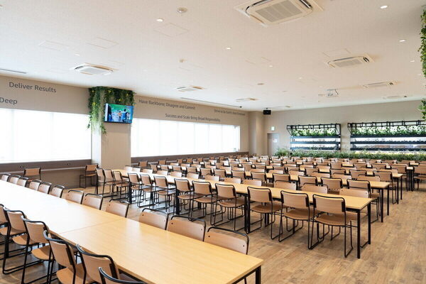 「棚が走る」に衝撃！ Amazon物流拠点に親子で潜入、ロボティクスの現場で知った超速配送のヒミツ