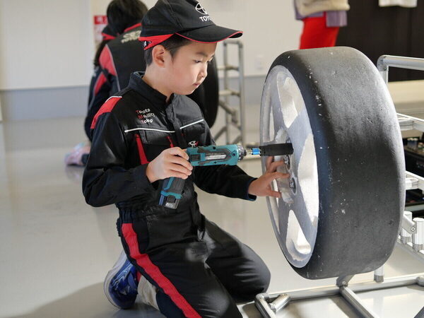 トヨタの体験スポット【Kodaira Miraie】が神すぎた♡無料のミニカー運転＆タイヤ交換に小4男子が大満足