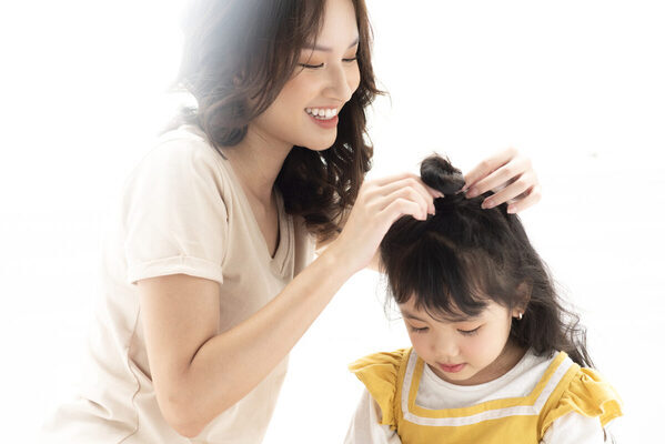 ヘアアレンジに凝っている5歳娘にリクエストされた髪型が…まさかのキャラだった【難しすぎる】